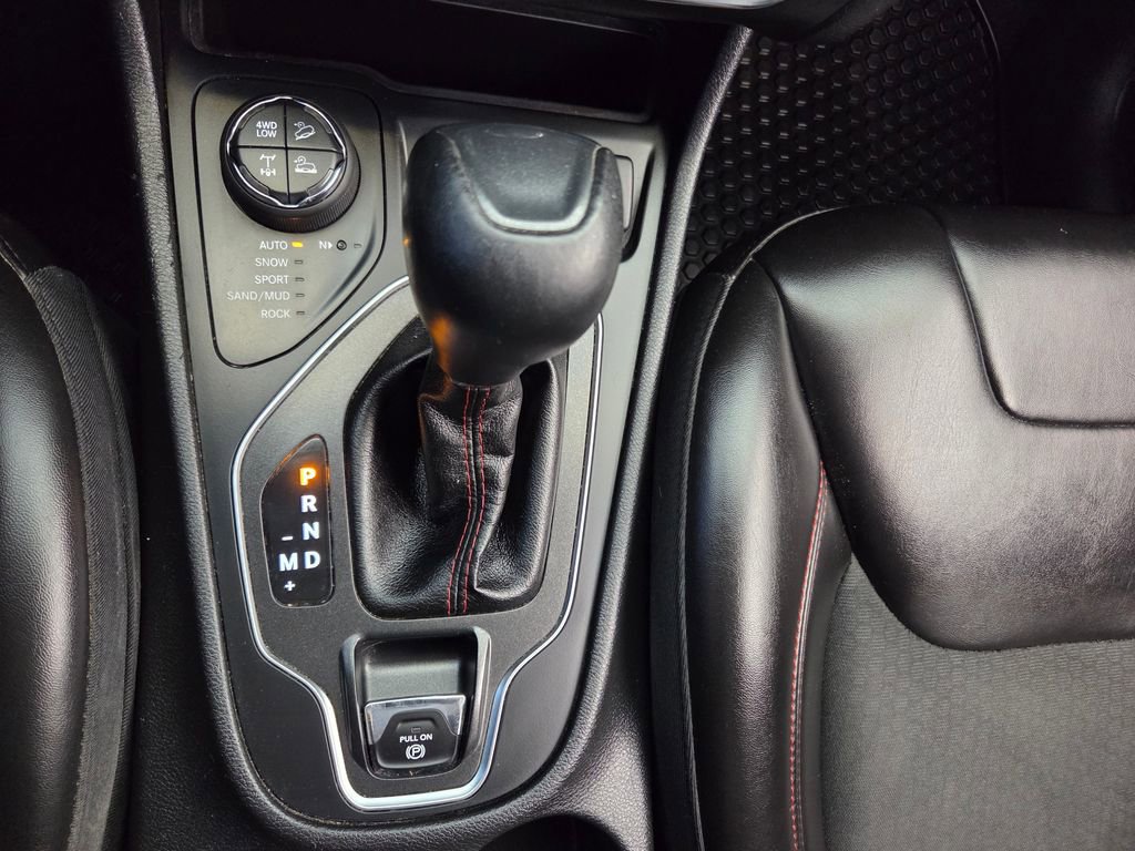 Used 2019 Jeep Cherokee Trailhawk w/ Comfort & Convenience Group image 43