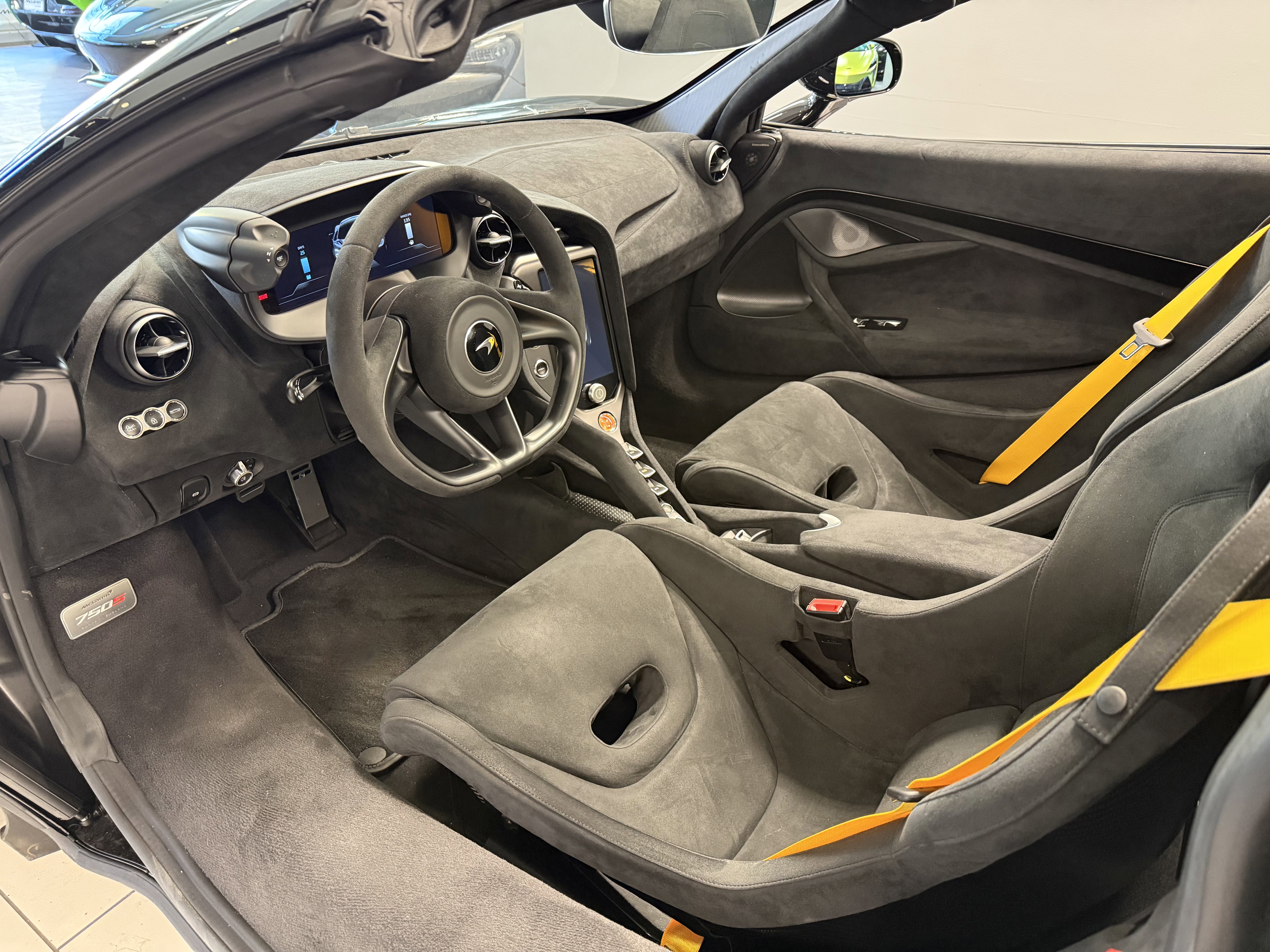 Used 2025 McLaren 750S Spider image 14