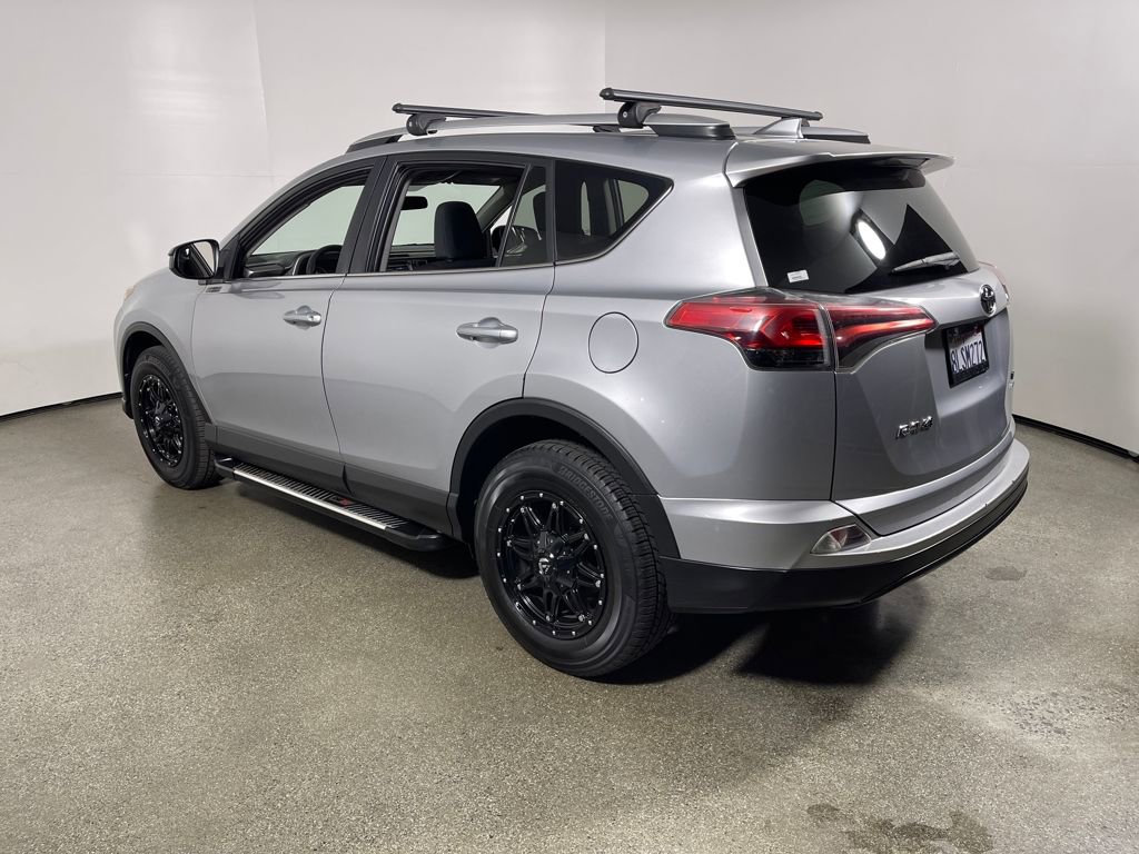 Used 2016 Toyota RAV4 LE image 4