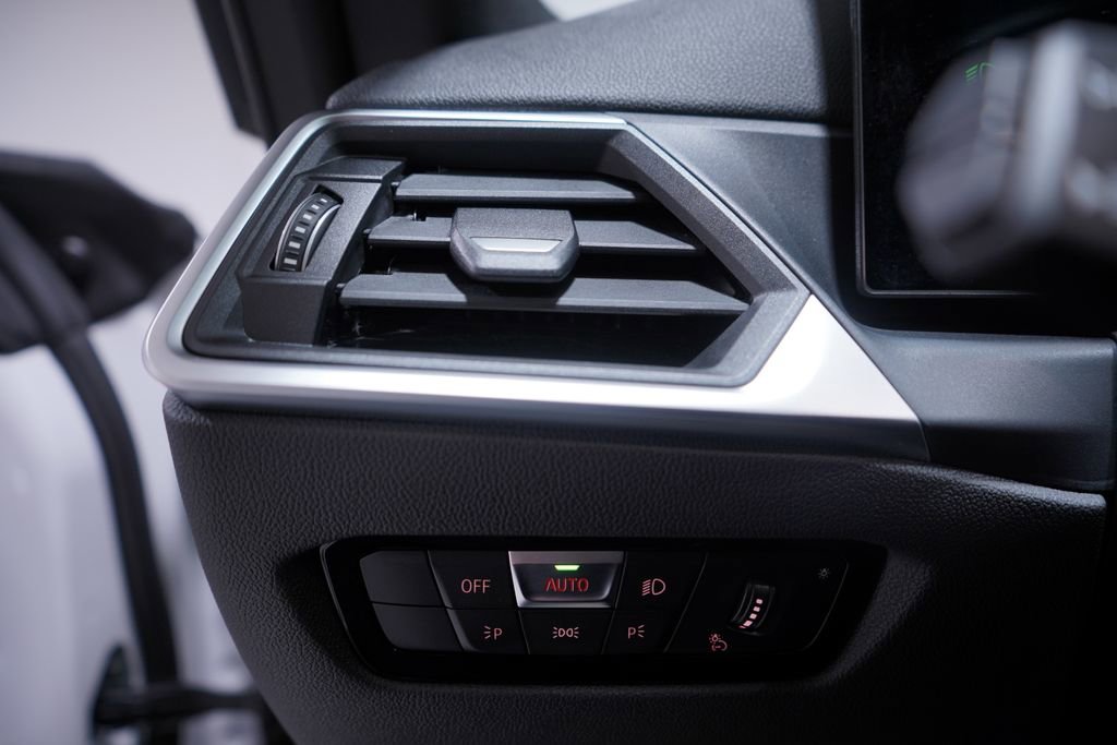 Used 2023 BMW i4 eDrive40 w/ M Sport Package image 19