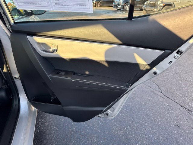 Used 2017 Toyota Corolla LE w/ Carpet Mat Package (TMS) FWD image 21