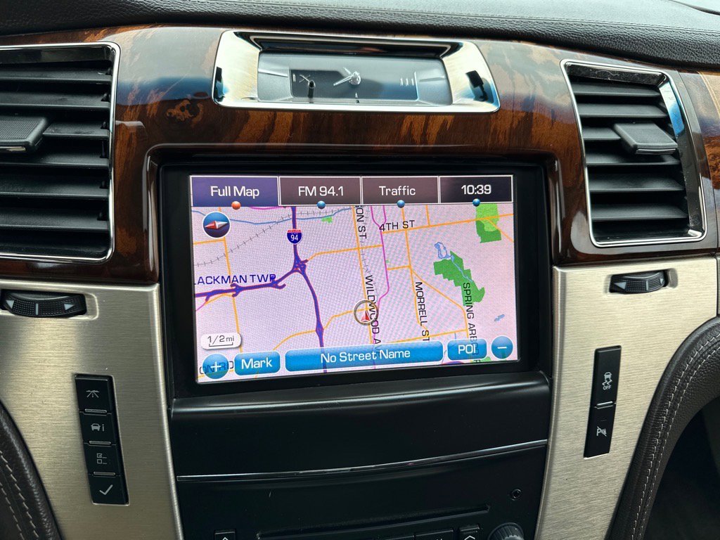 Used 2014 Cadillac Escalade Platinum image 34