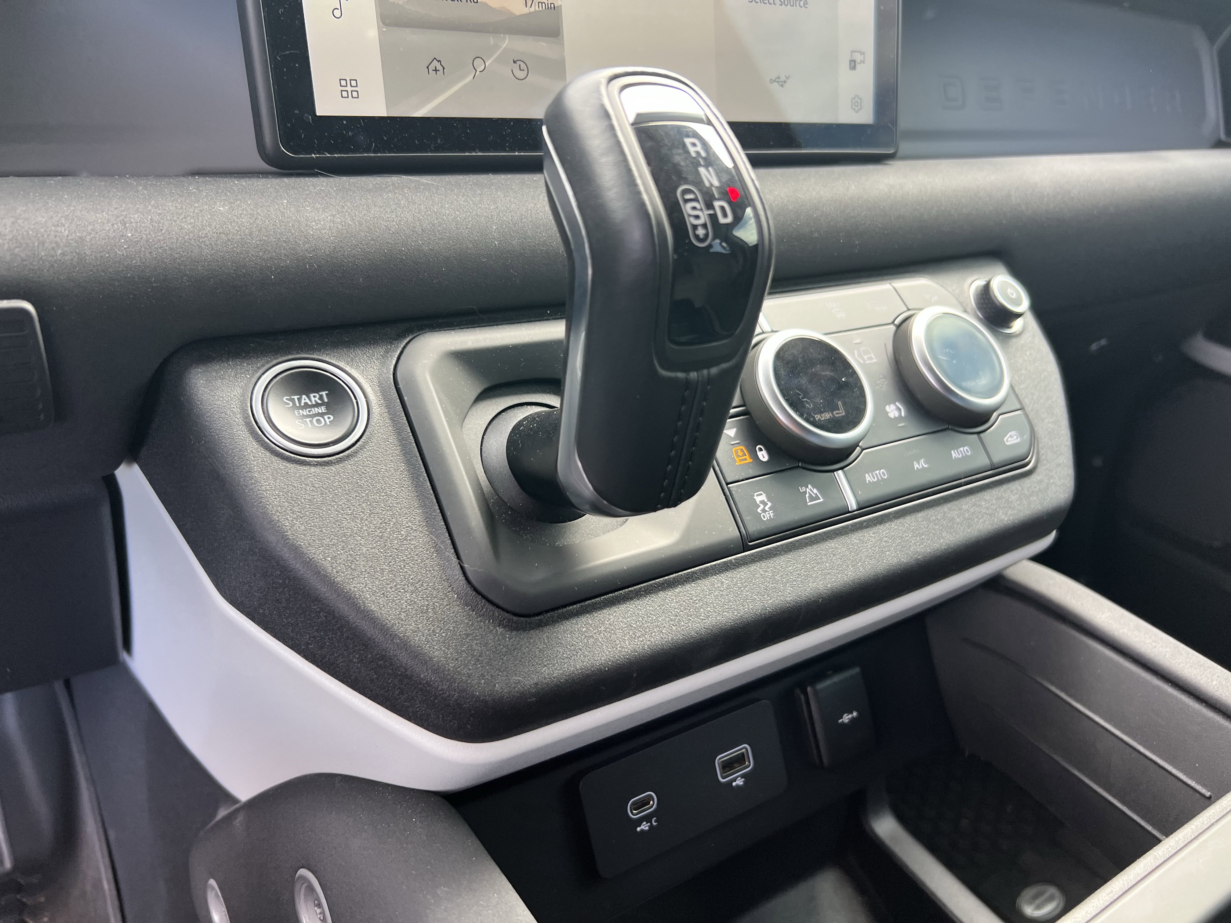 Used 2023 Land Rover Defender 110 S image 24