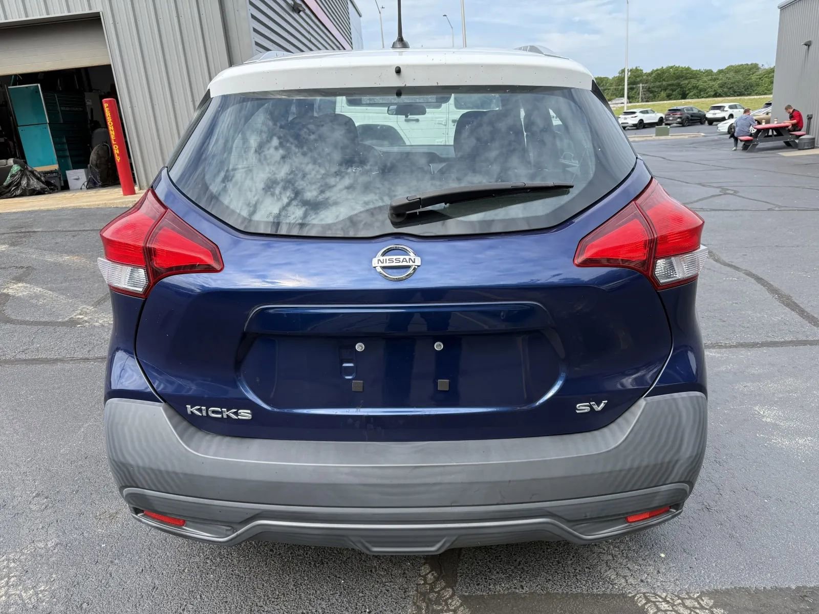 Used 2019 Nissan Kicks SV FWD image 3