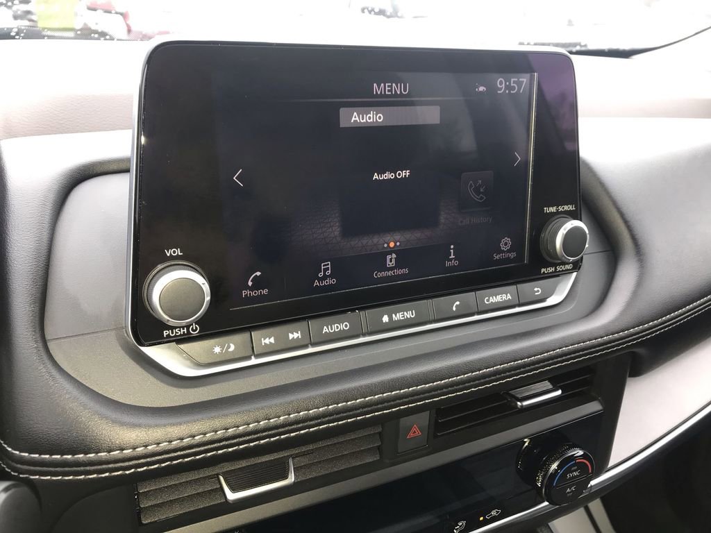 Used 2023 Nissan Rogue SV image 16