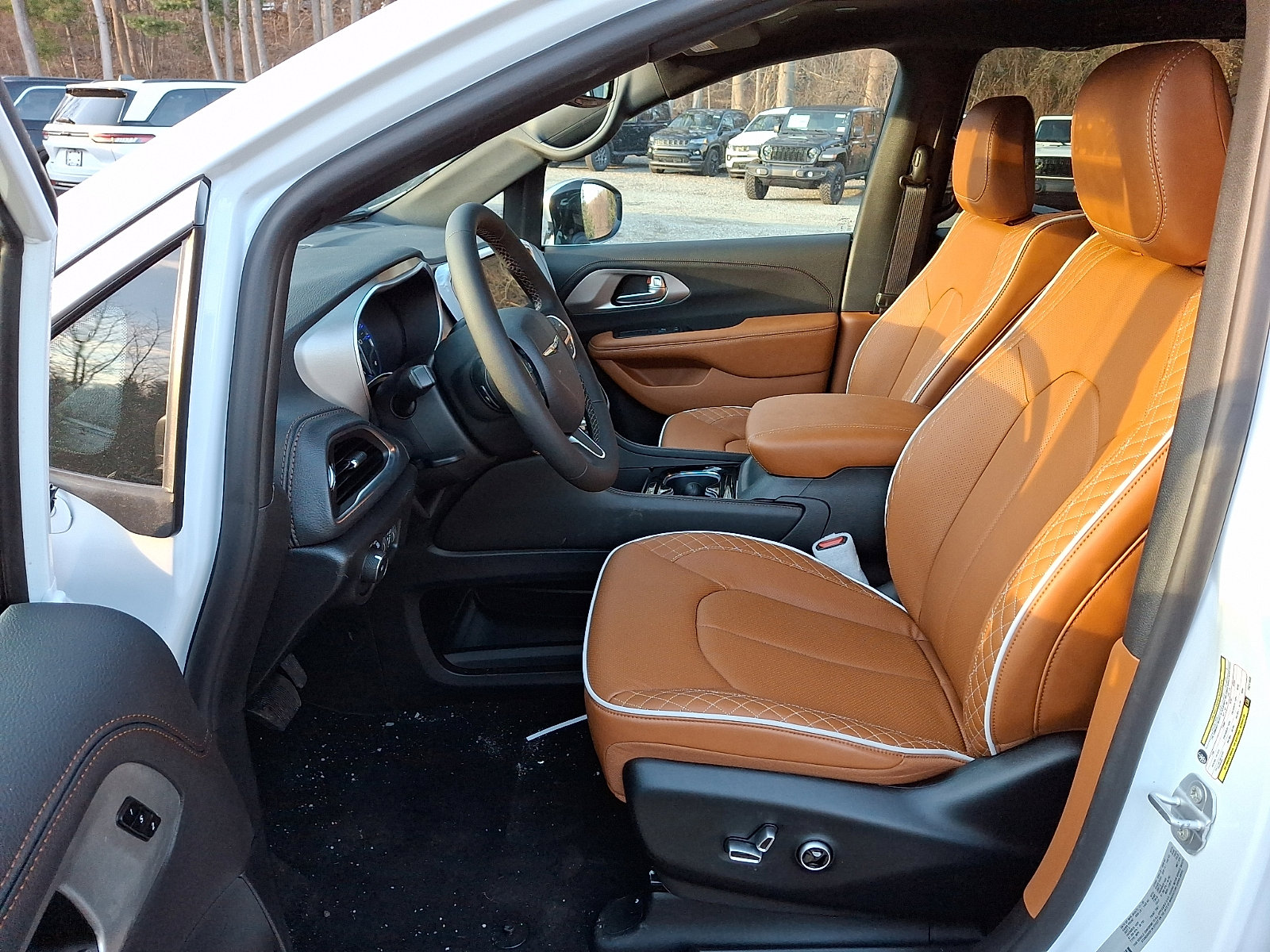 New 2026 Chrysler Pacifica Pinnacle image 9