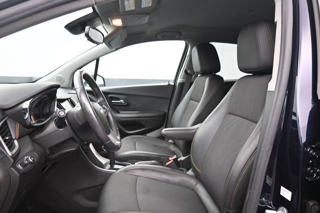 Used 2022 Chevrolet Trax LT w/ LT Convenience Package AWD/4WD image 15
