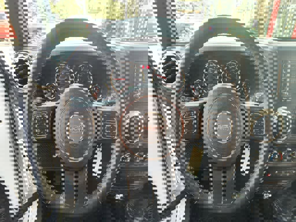 Used 2017 Jeep Wrangler Unlimited Sahara w/ Connectivity Group image 14