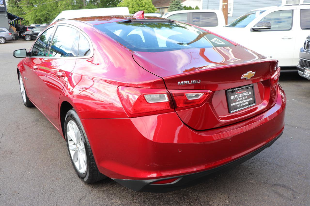 Used 2025 Chevrolet Malibu LT FWD image 3