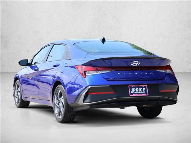 Used 2025 Hyundai Elantra Sport FWD image 7