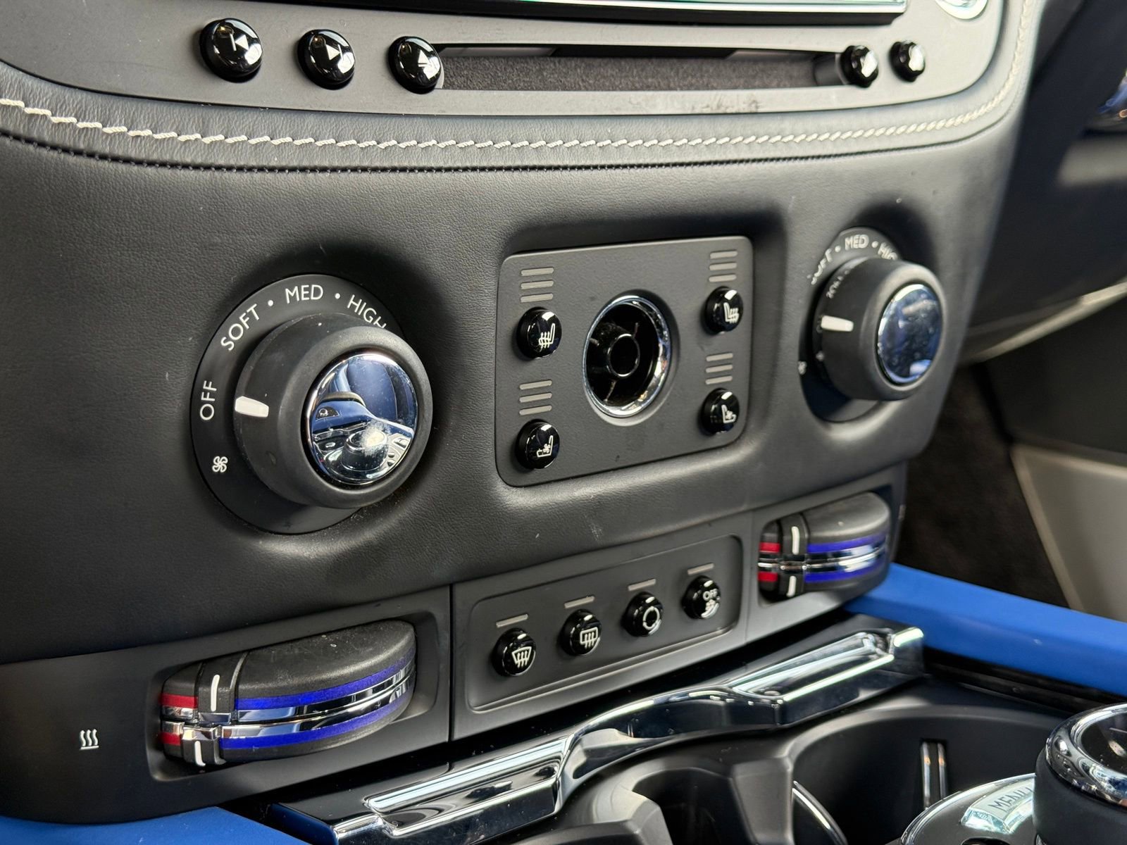 Used 2019 Rolls-Royce Wraith image 32