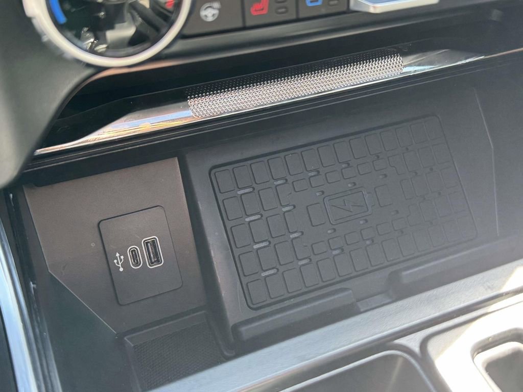 Used 2025 Ford F150 Raptor AWD/4WD image 18