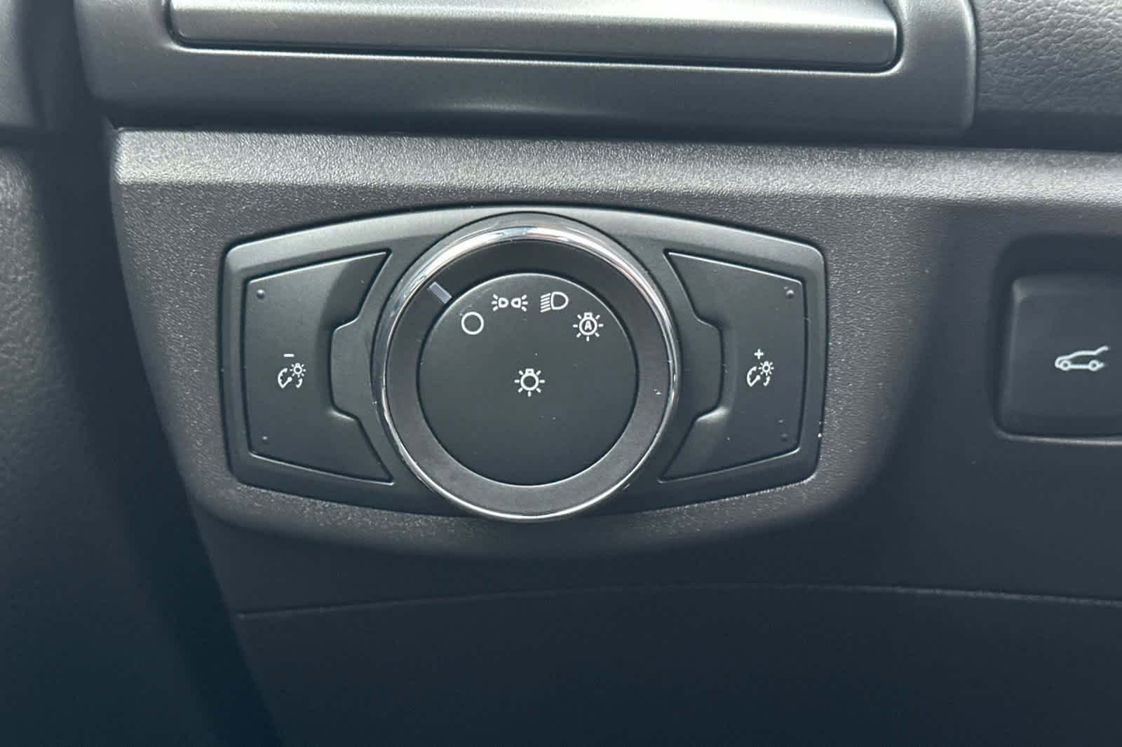 Used 2015 Ford Fusion SE image 27