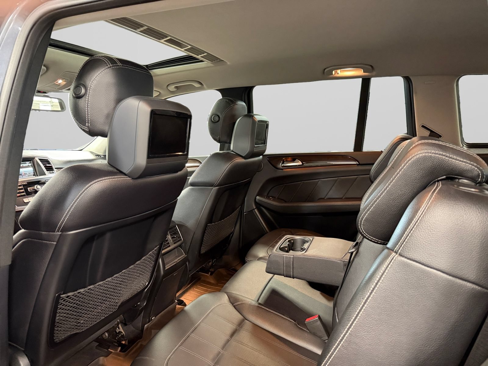 Used 2015 Mercedes-Benz GL 450 4MATIC w/ Parking Assist Package image 38