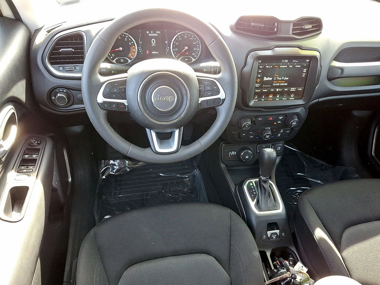 Used 2023 Jeep Renegade Latitude AWD/4WD image 20