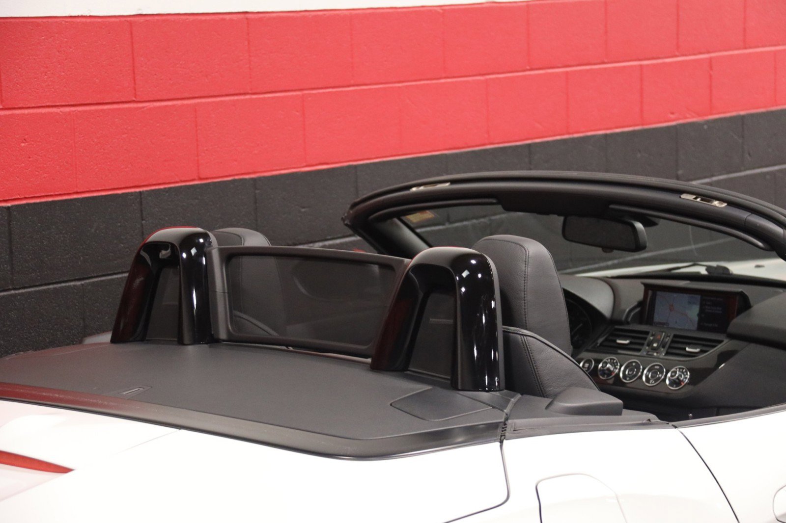 Used 2014 BMW Z4 sDrive35i image 11