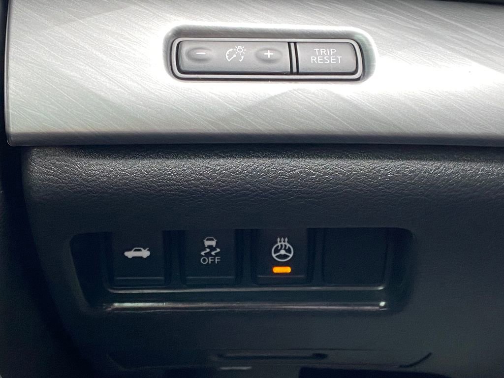 Used 2017 Nissan Maxima Platinum FWD image 27