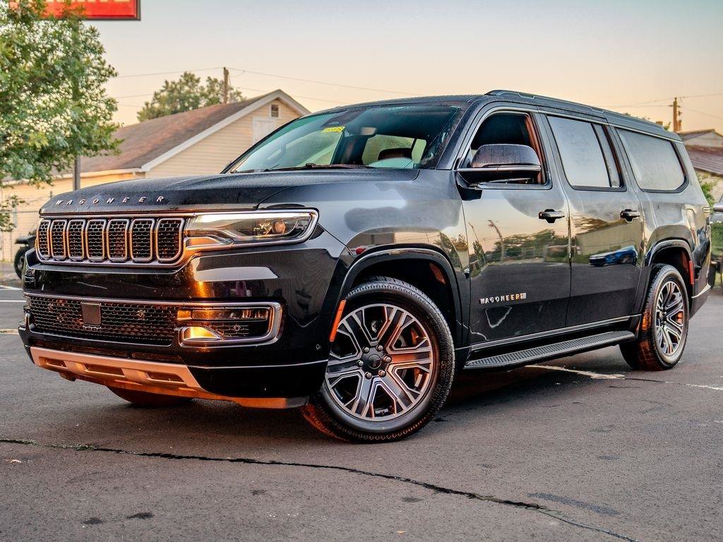 Used 2024 Jeep Wagoneer L Series II w/ Flexible Seating Group AWD/4WD image 6