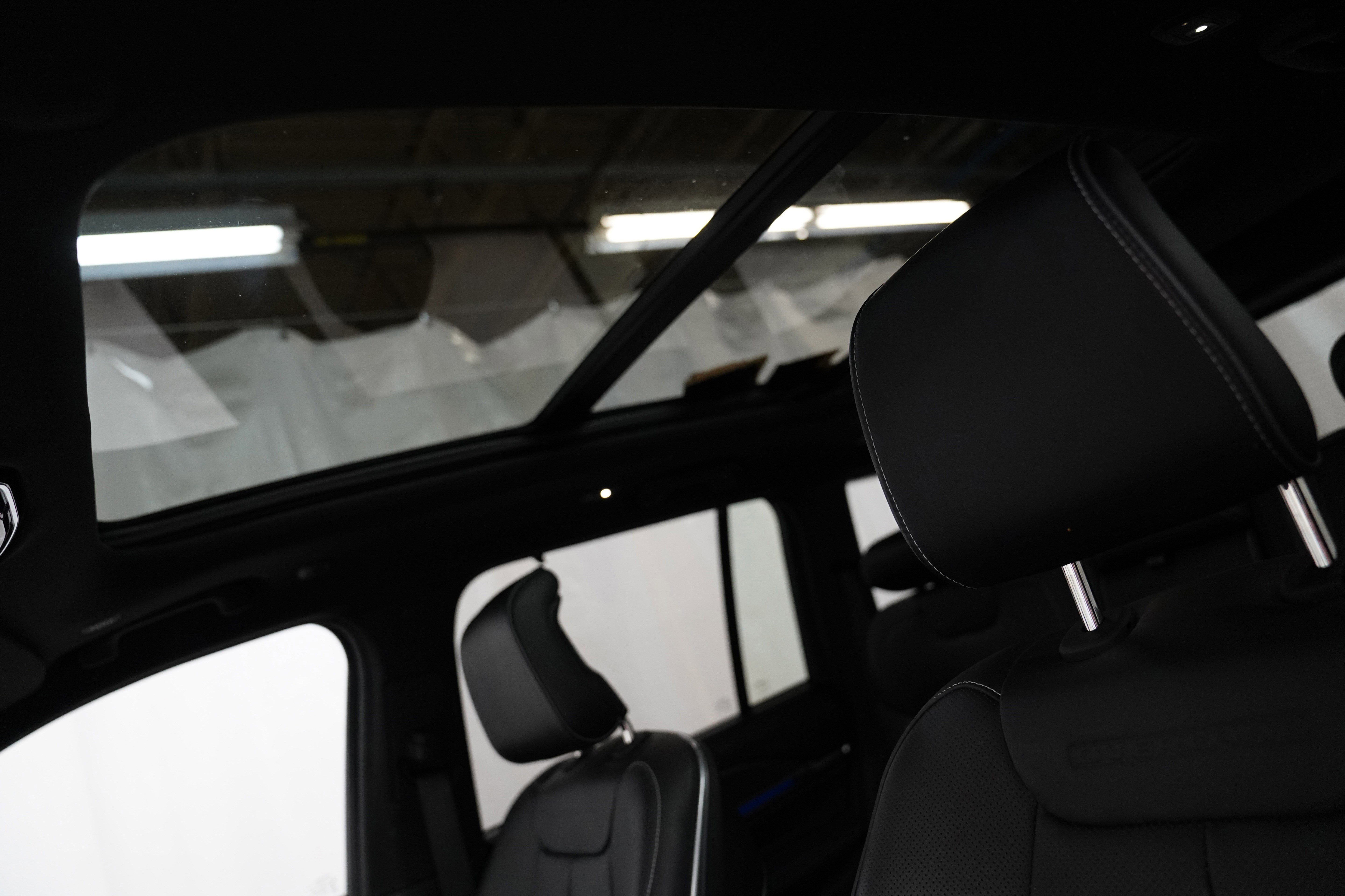 Used 2023 Jeep Grand Cherokee Overland w/ Advanced Protech Group III image 31