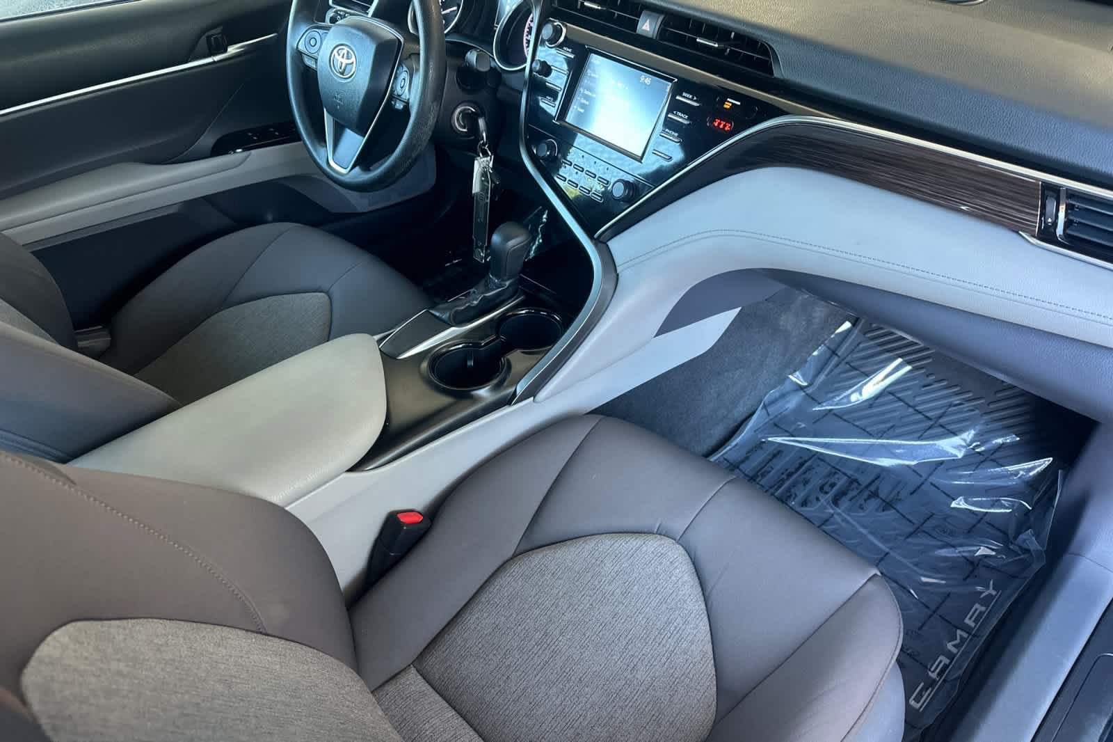 Used 2018 Toyota Camry FWD image 15