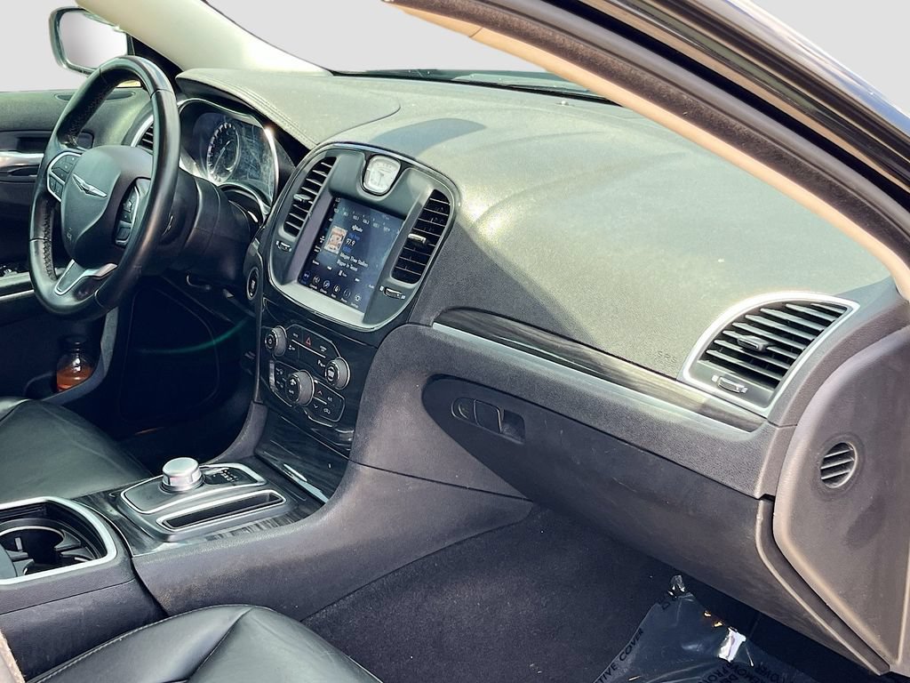 Used 2021 Chrysler 300 Touring L RWD image 28