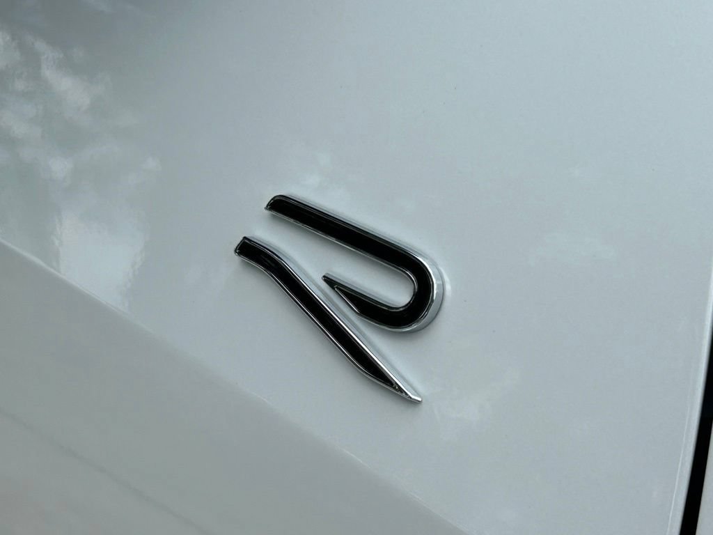 New 2026 Volkswagen Tiguan SE R-Line FWD image 36