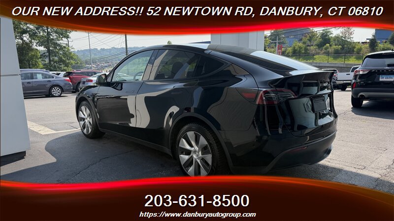 Used 2024 Tesla Model Y 2WD image 3