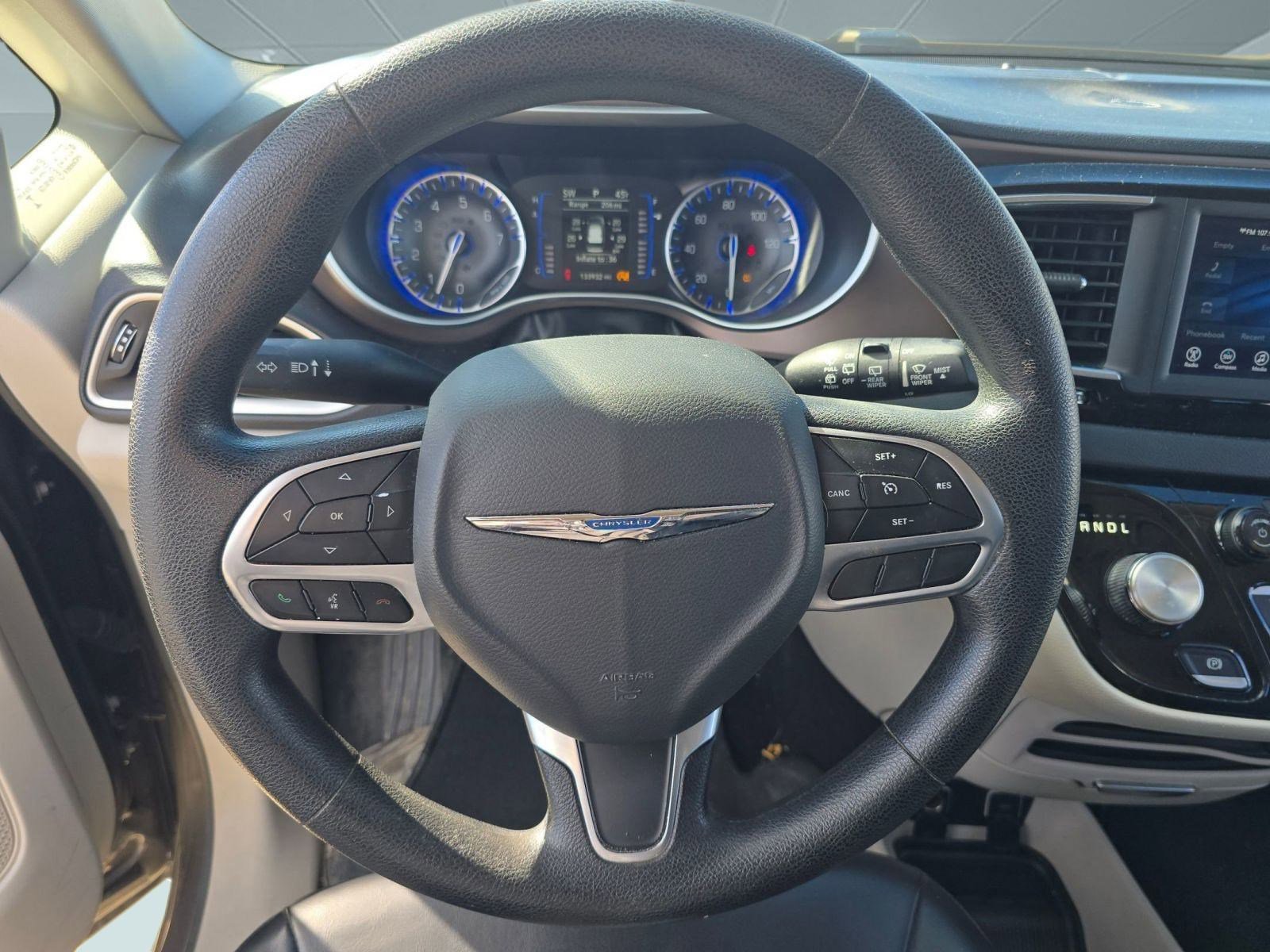 Used 2020 Chrysler Voyager Lxi image 13