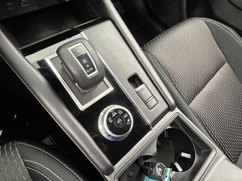 Used 2024 Mitsubishi Outlander ES FWD image 32