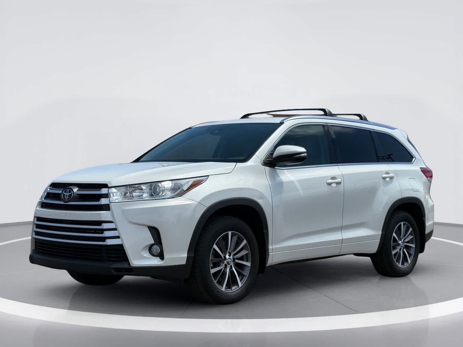 Used 2017 Toyota Highlander XLE AWD/4WD video 2