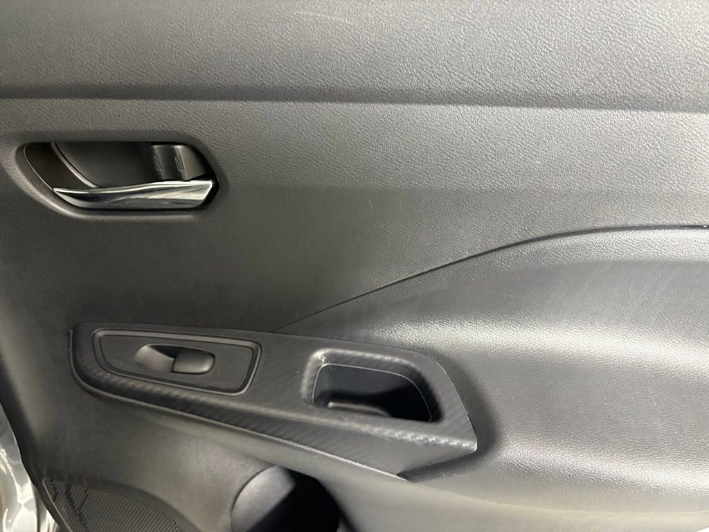 Used 2023 Nissan Versa SV image 15