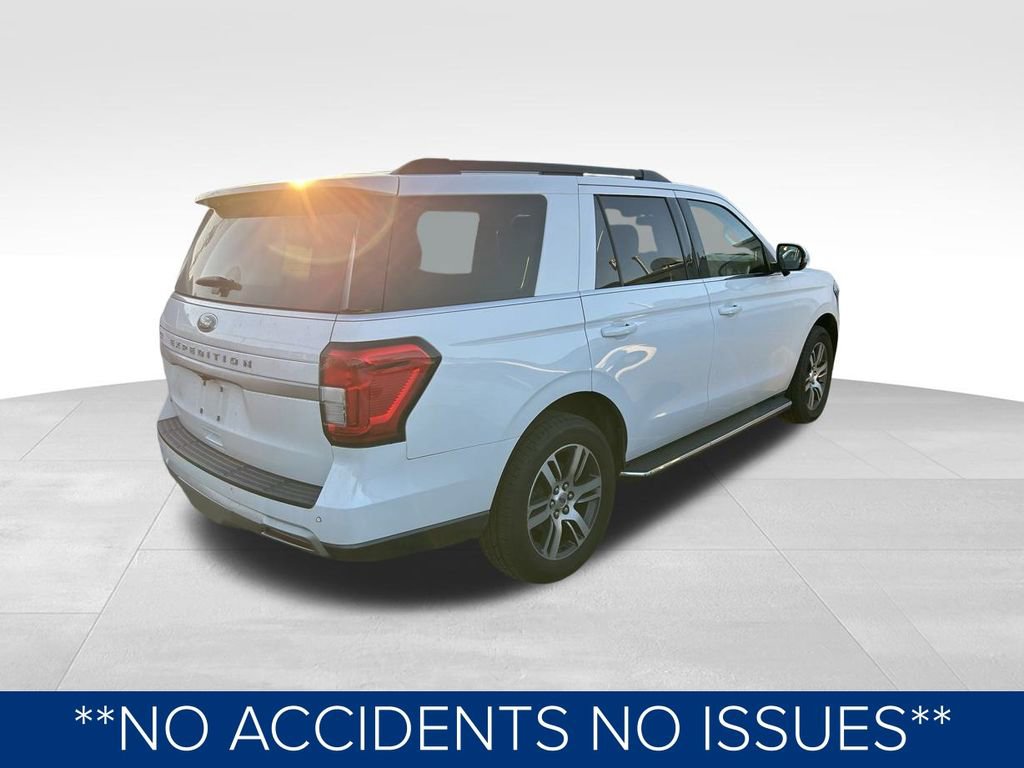 Used 2022 Ford Expedition XLT image 3