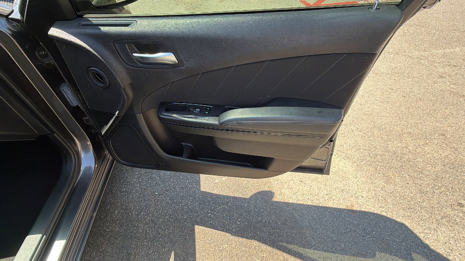 Used 2022 Dodge Charger SXT w/ Blacktop Package image 18