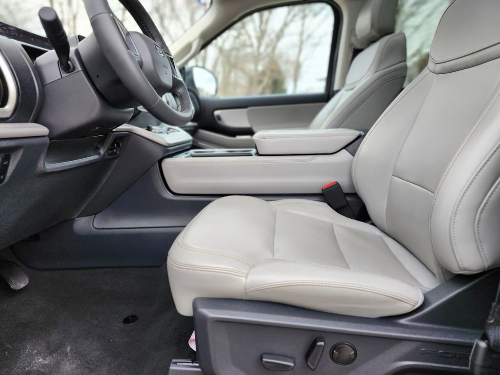 Certified 2025 Ford Expedition Max Active image 20