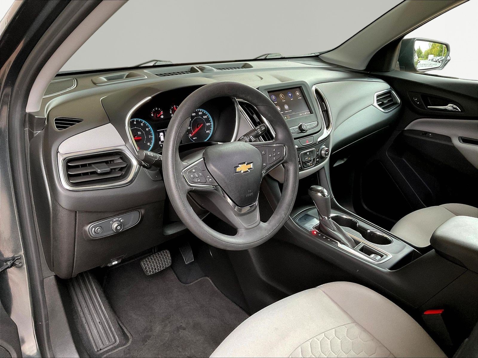 Used 2021 Chevrolet Equinox LS w/ LPO, Blackout Package FWD image 16