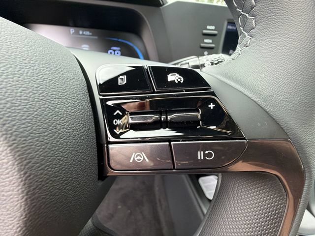 New 2026 Hyundai Elantra SEL Sport FWD image 32