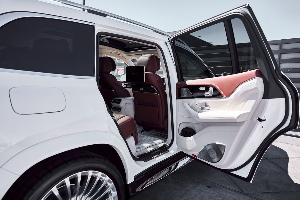 Used 2026 Mercedes-Benz Maybach GLS 600 4MATIC image 28