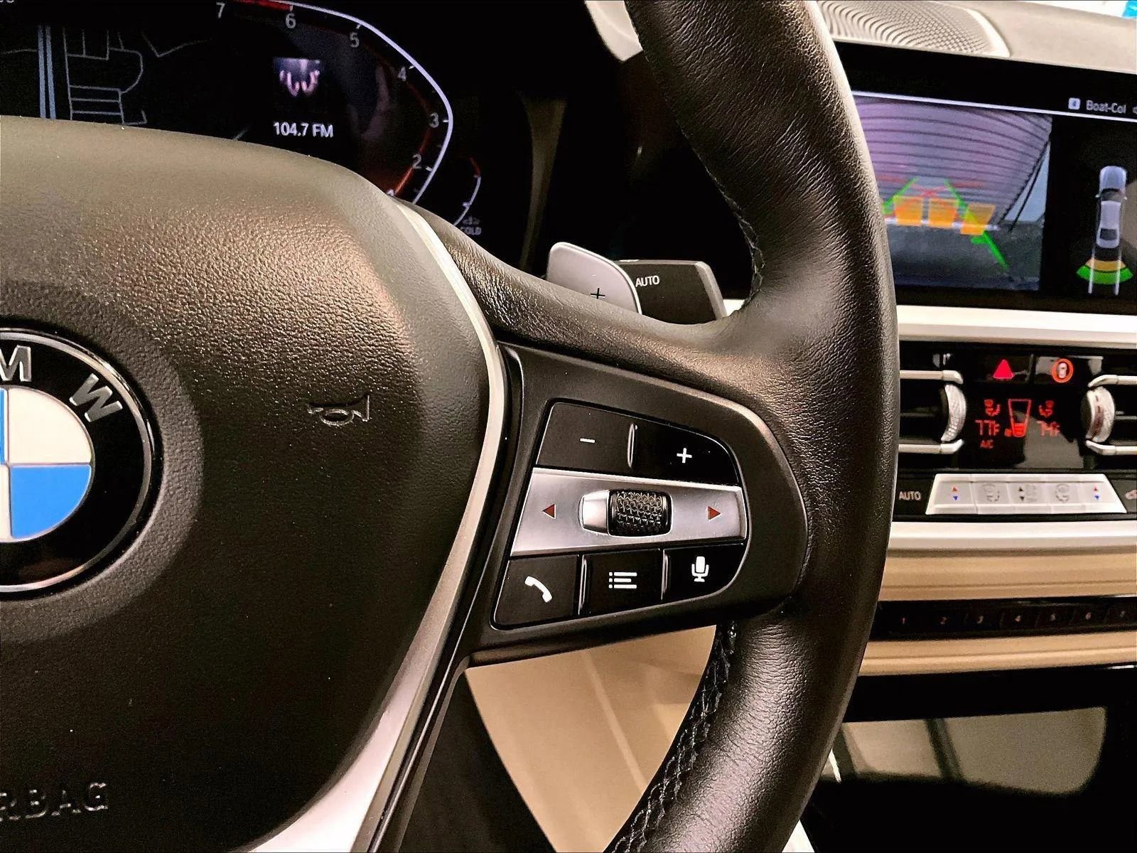 Used 2019 BMW 330i xDrive Sedan w/ Driving Assistance Package image 18