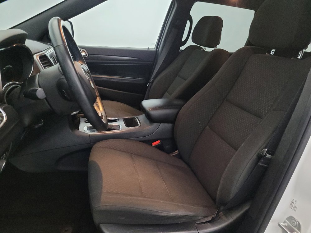 Used 2018 Jeep Grand Cherokee Laredo AWD/4WD image 17