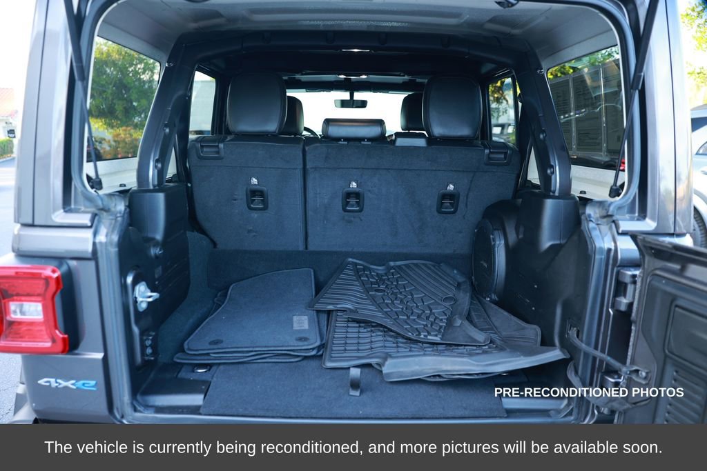 Used 2022 Jeep Wrangler Unlimited Sahara image 40