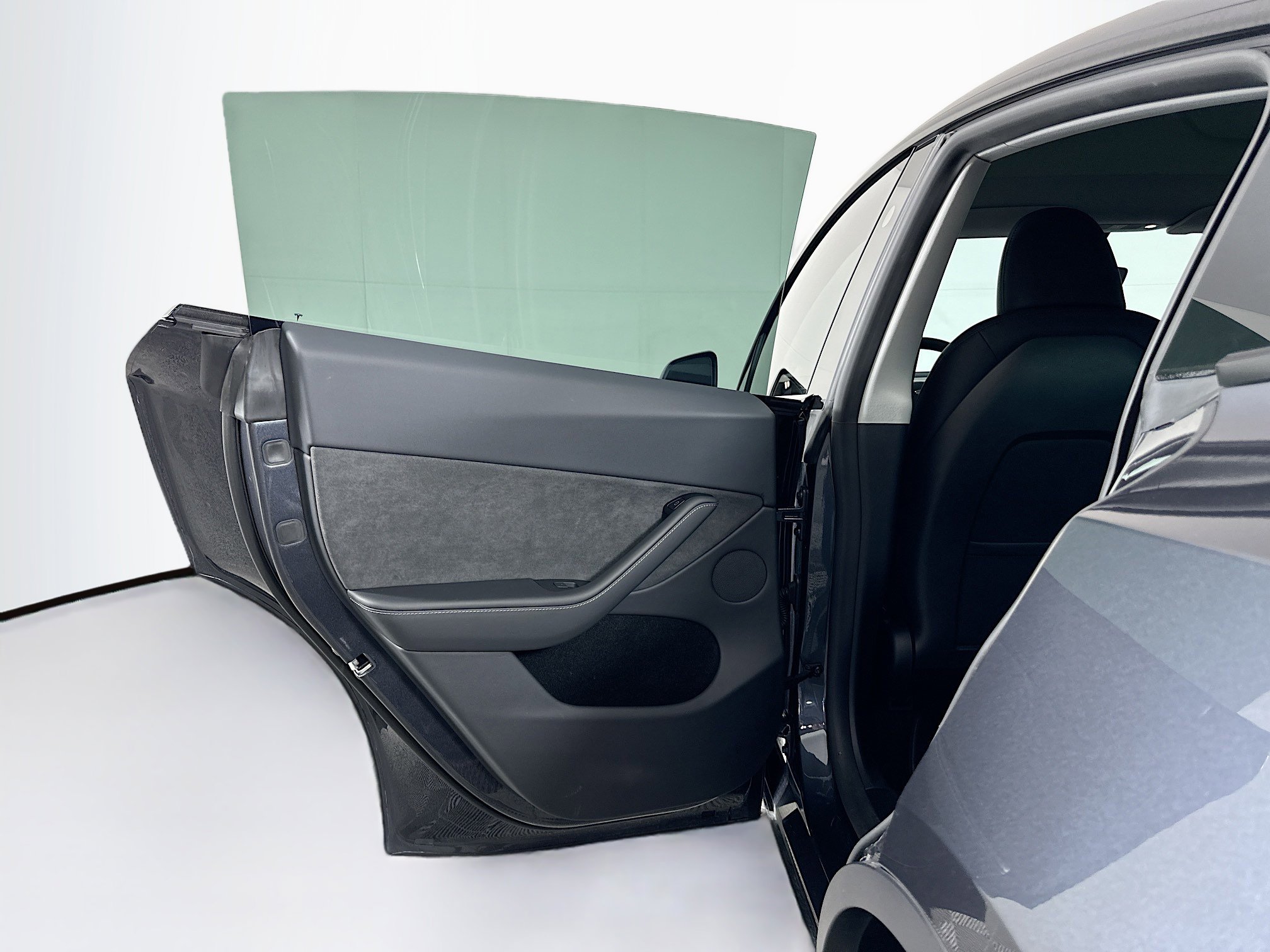 Used 2025 Tesla Model Y Performance image 25