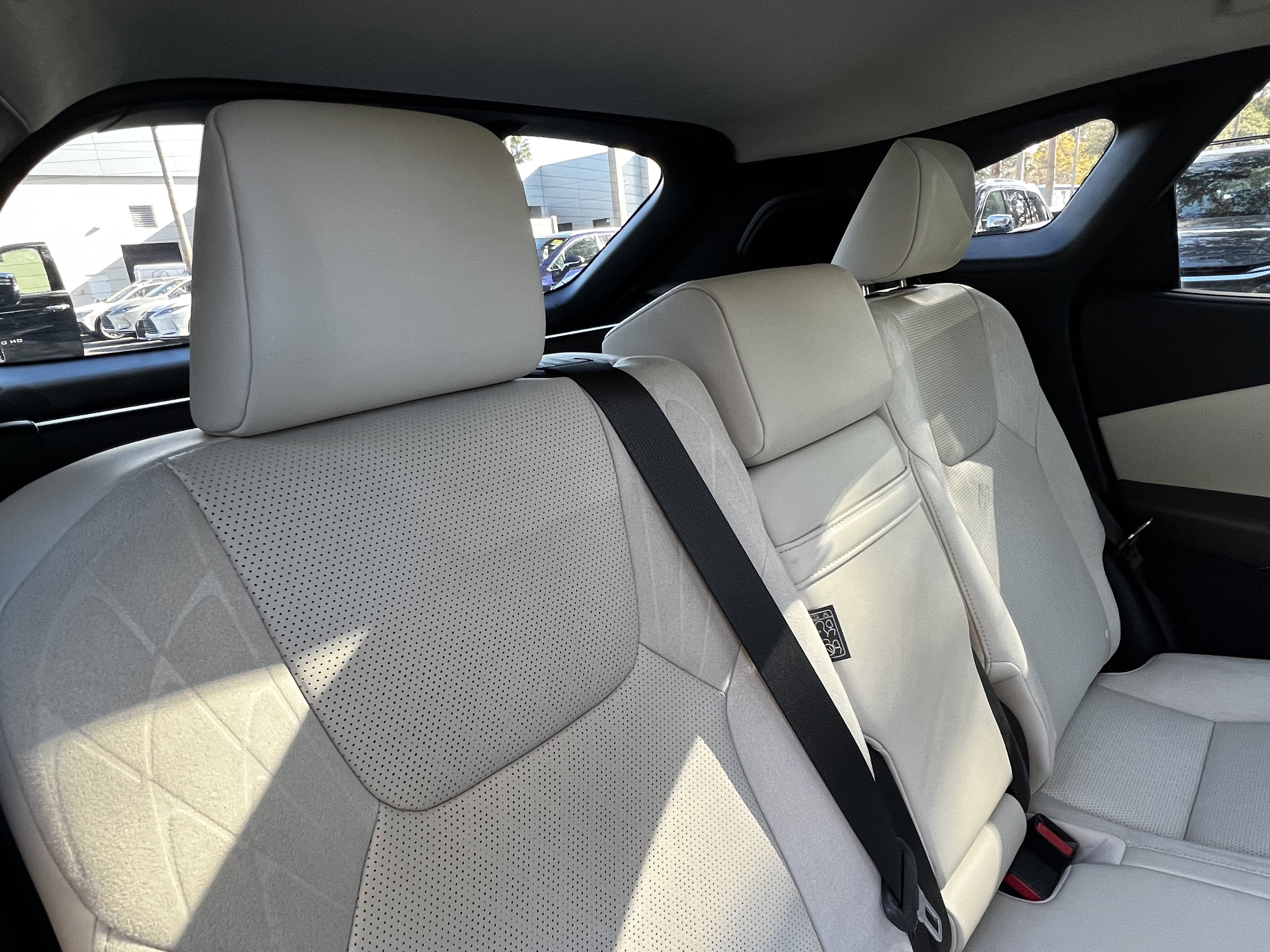 Used 2024 Lexus RX 350 image 41