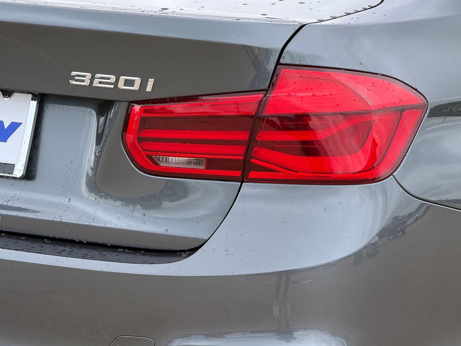 Used 2018 BMW 320i Sedan RWD image 7