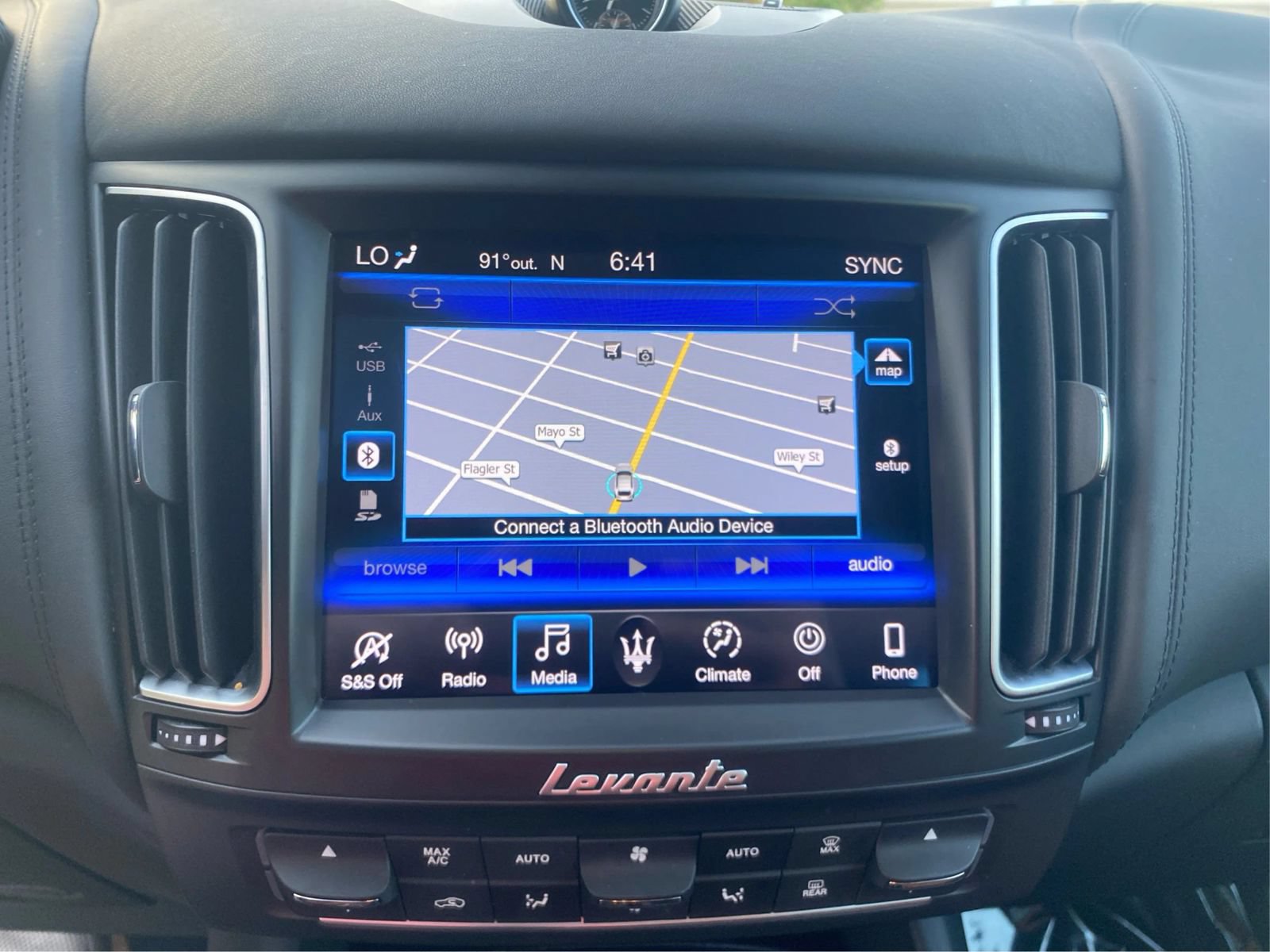 Used 2019 Maserati Levante GranLusso AWD/4WD image 19