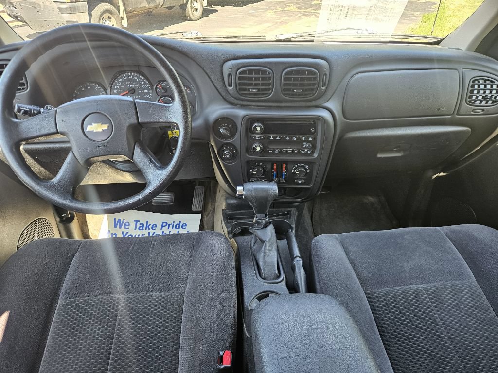 Used 2009 Chevrolet TrailBlazer LT w/ Sun And Sound Package AWD/4WD image 10