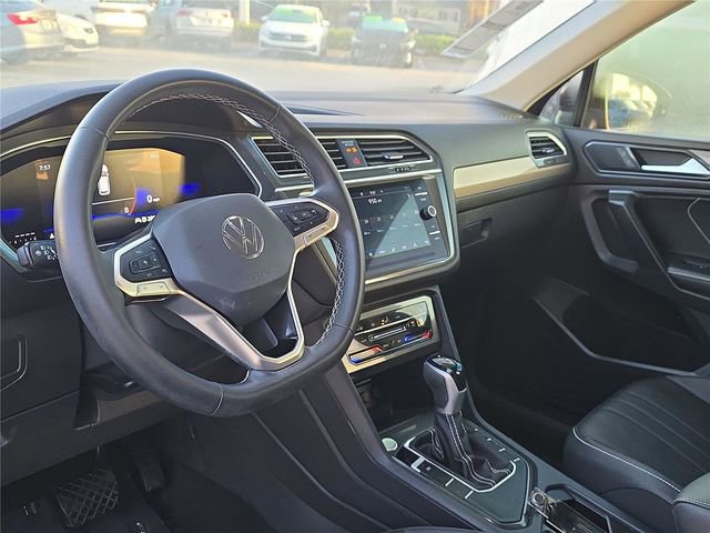 Used 2024 Volkswagen Tiguan SE image 16