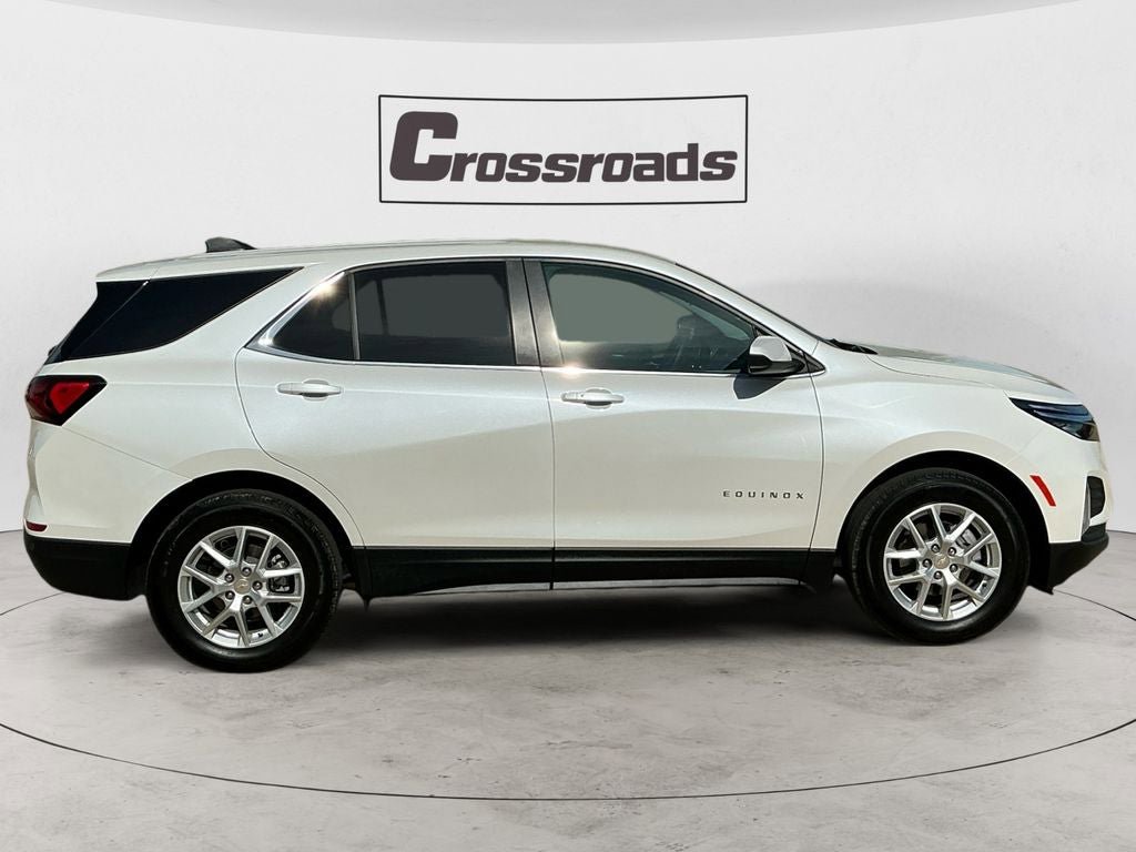 Used 2024 Chevrolet Equinox LT w/ LPO, Floor Liner Package FWD image 6