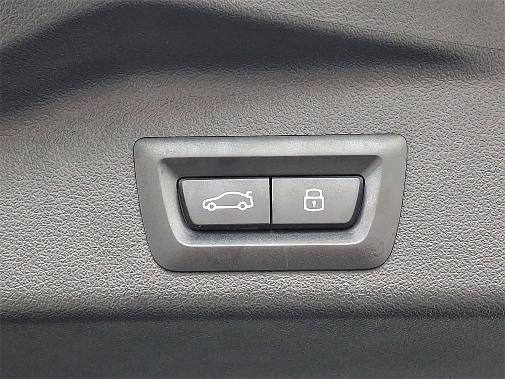 Used 2024 BMW X5 xDrive40i w/ Premium Package image 28