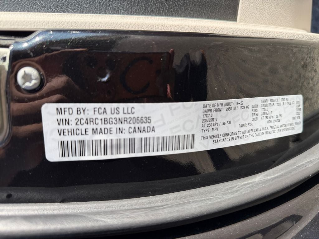 Used 2022 Chrysler Pacifica Touring-L FWD image 36