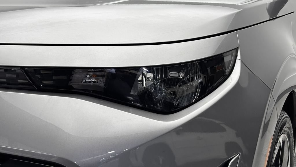 Used 2025 Kia Soul EX FWD image 3